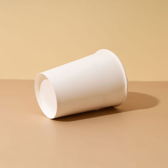 ถ้วยกระดาษสีขาว 1 ชั้น ขนาด 538 ml. / 18 oz. (ทรงสูง)