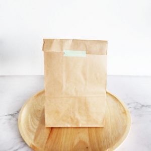 ถุงกระดาษคราฟท์ สีน้ำตาล รุ่นถุงบาง ขนาด 12.5 x 7.8 x 21.7 cm.