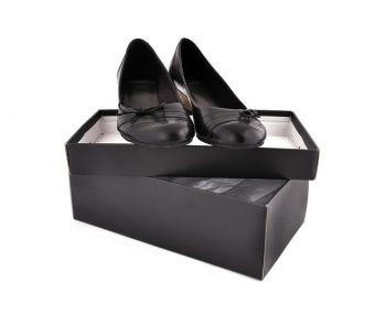 สั่งผลิตกล่องใส่รองเท้า-1