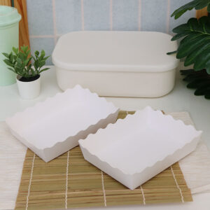 ถาดกระดาษขอบหยักสีขาว ไซส์ M